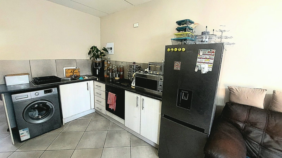 2 Bedroom Property for Sale in Albertsdal Gauteng