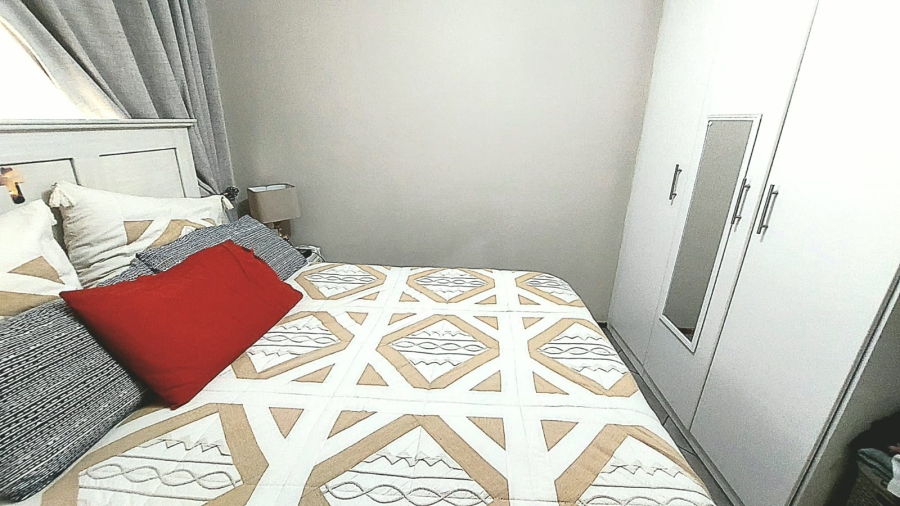 2 Bedroom Property for Sale in Albertsdal Gauteng