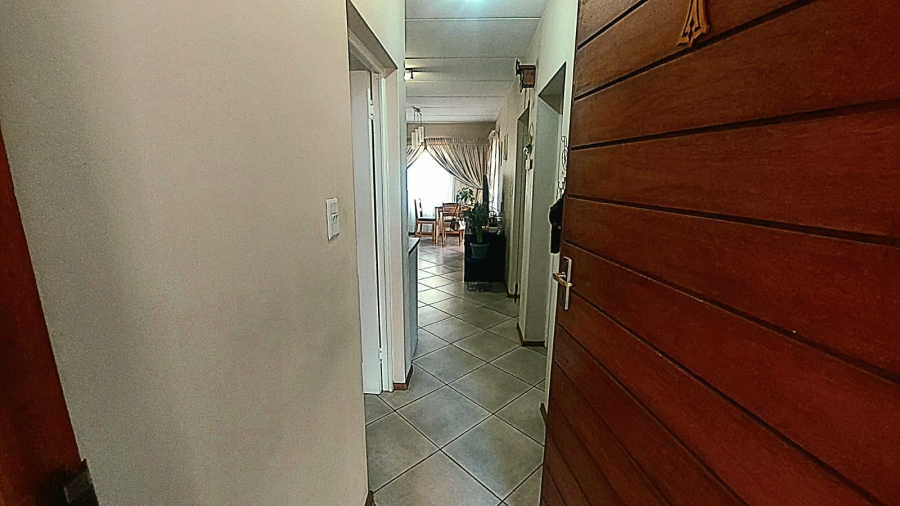 2 Bedroom Property for Sale in Albertsdal Gauteng