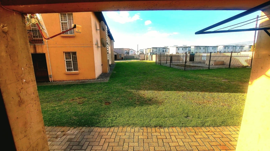 2 Bedroom Property for Sale in Albertsdal Gauteng