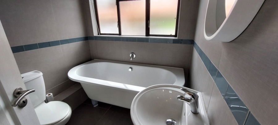 2 Bedroom Property for Sale in Bassonia Gauteng