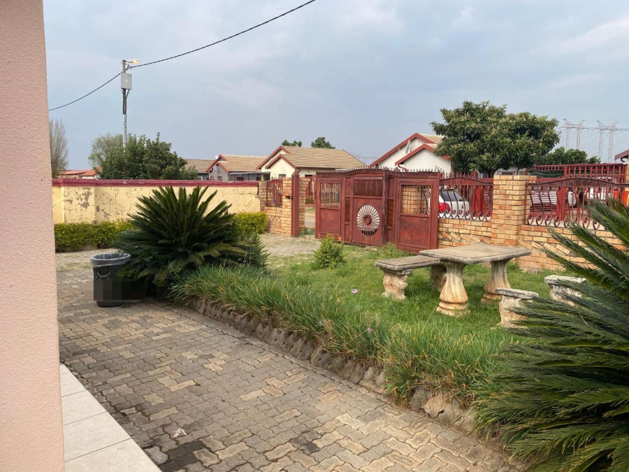 2 Bedroom Property for Sale in Soshanguve BB Gauteng