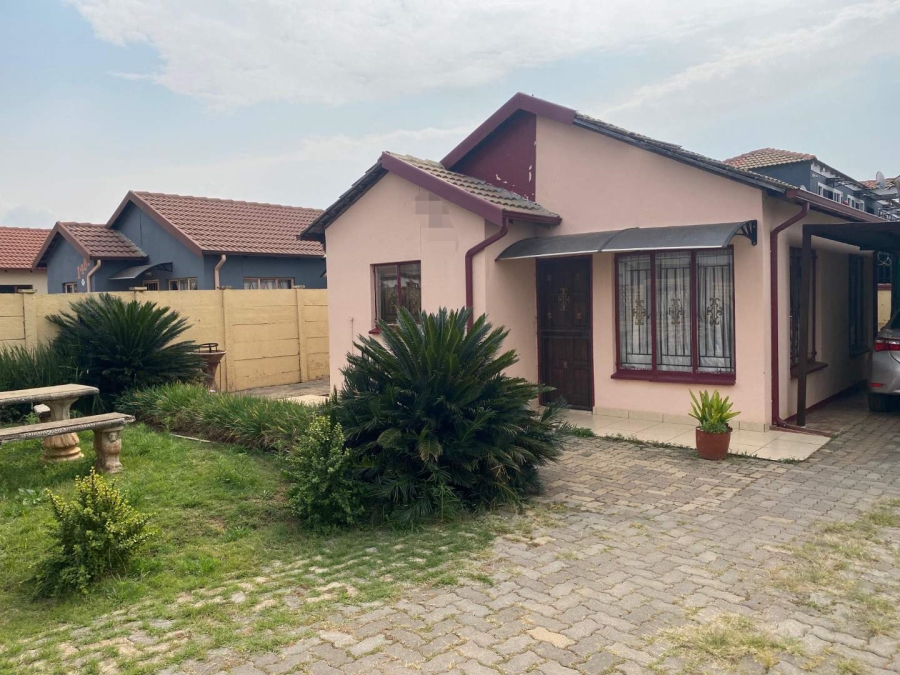 2 Bedroom Property for Sale in Soshanguve BB Gauteng