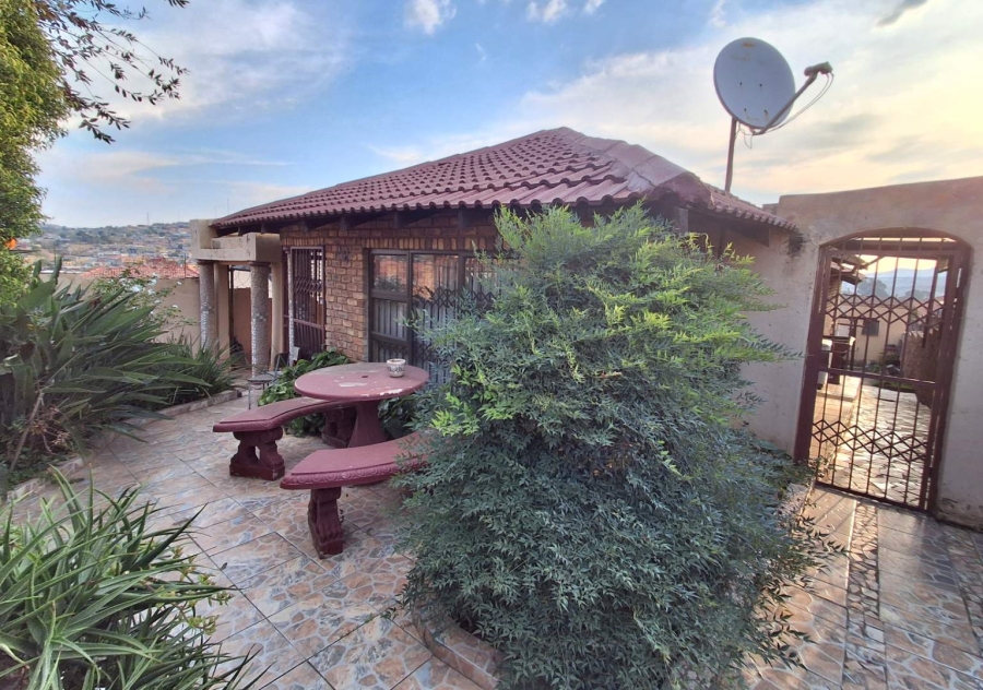 2 Bedroom Property for Sale in Atteridgeville Gauteng