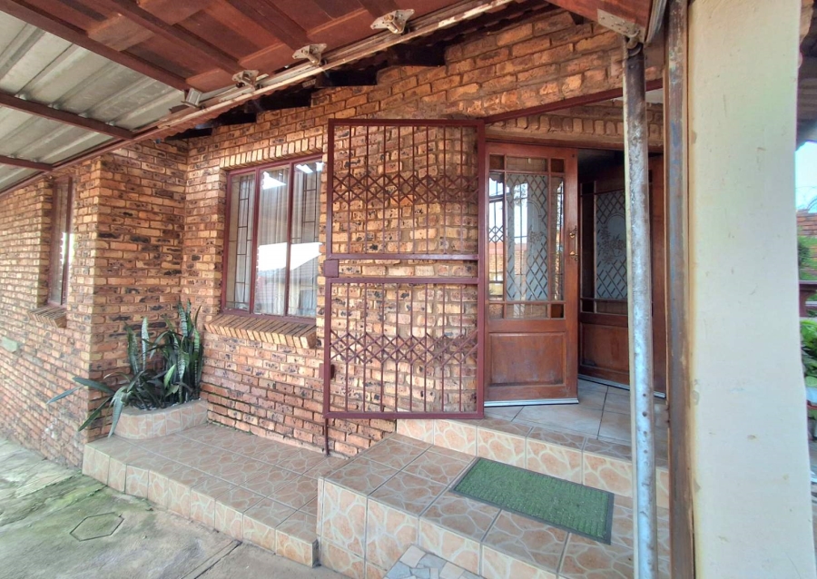 2 Bedroom Property for Sale in Atteridgeville Gauteng