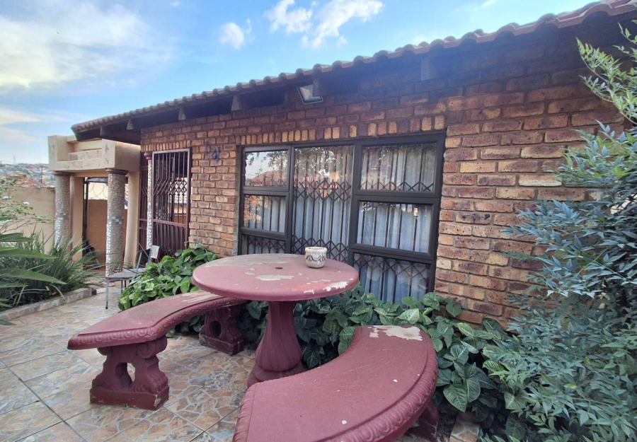 2 Bedroom Property for Sale in Atteridgeville Gauteng