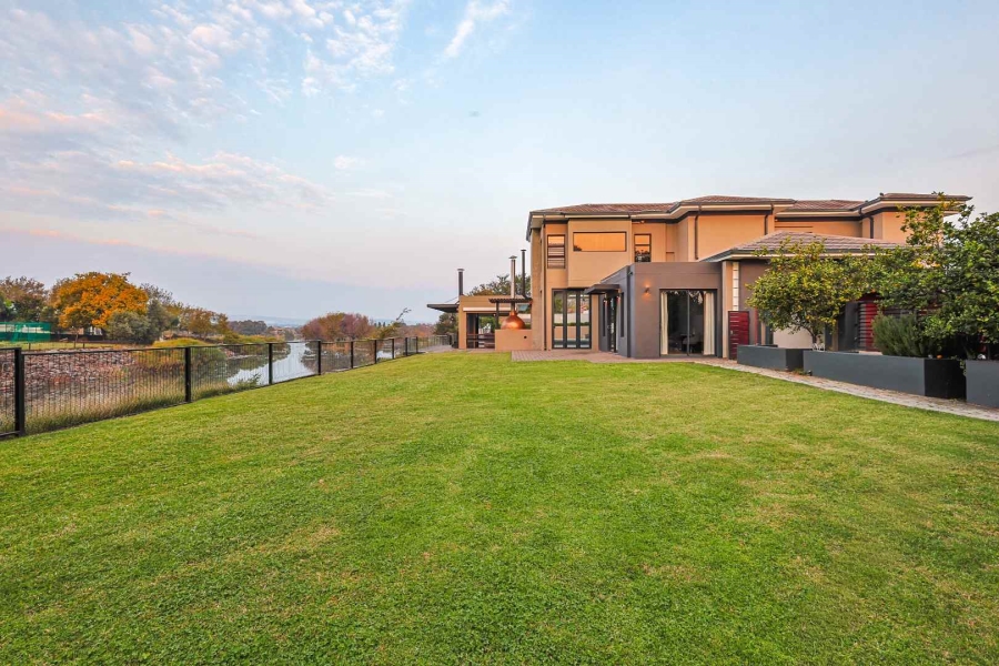 4 Bedroom Property for Sale in Silver Lakes Golf Estate Gauteng