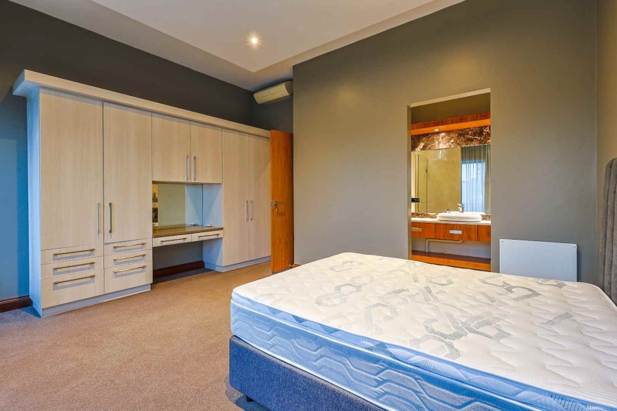 4 Bedroom Property for Sale in Silver Lakes Golf Estate Gauteng