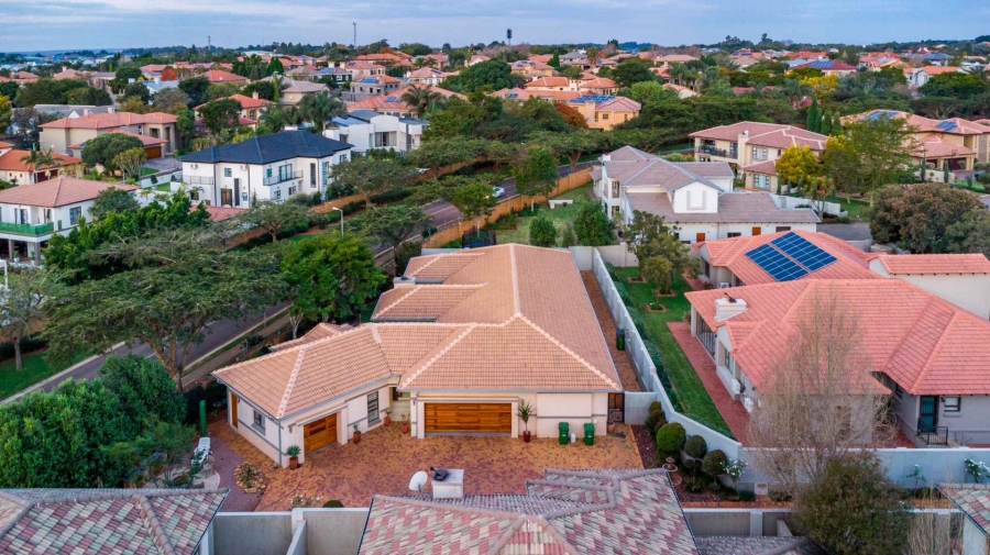 5 Bedroom Property for Sale in The Wilds Gauteng