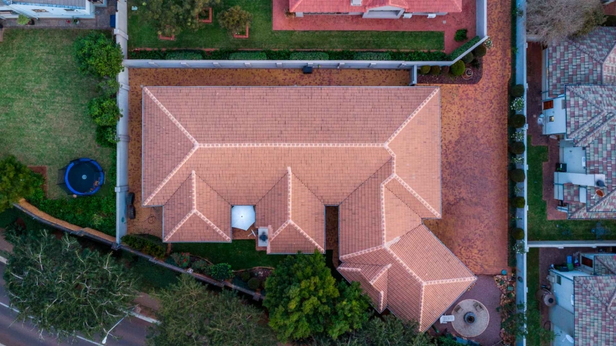 5 Bedroom Property for Sale in The Wilds Gauteng