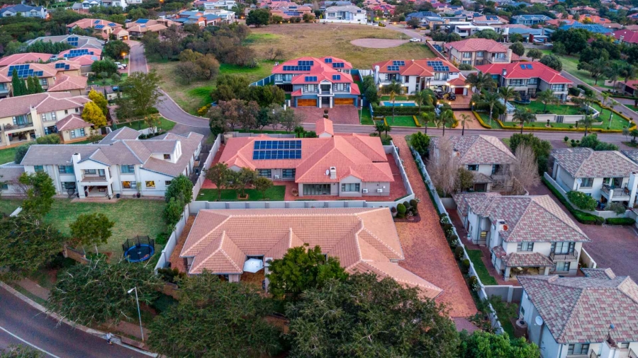 5 Bedroom Property for Sale in The Wilds Gauteng
