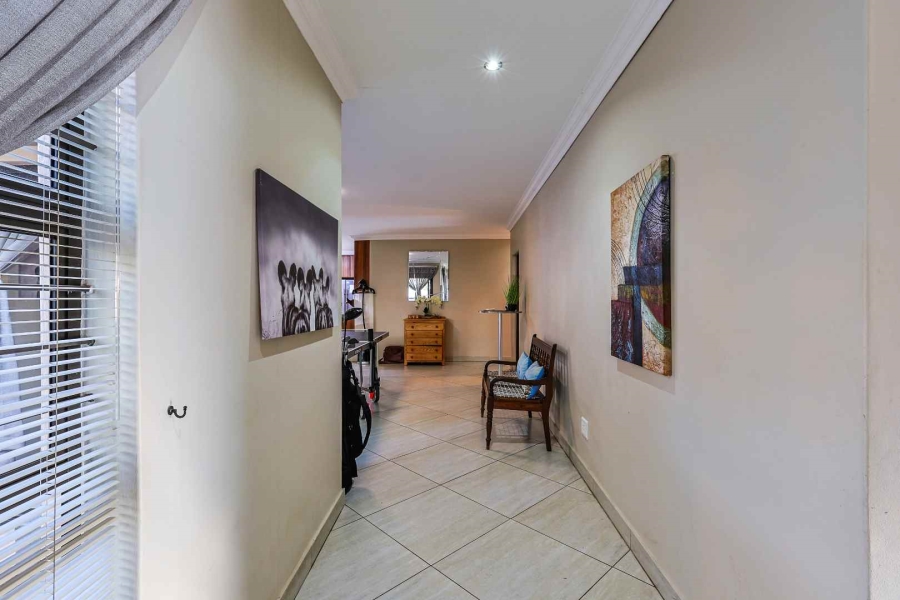 5 Bedroom Property for Sale in The Wilds Gauteng