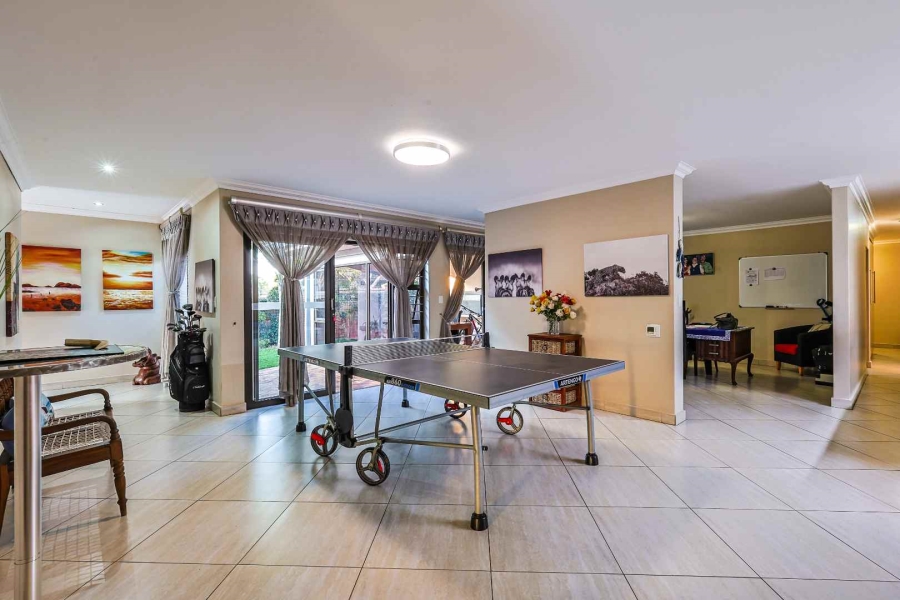 5 Bedroom Property for Sale in The Wilds Gauteng