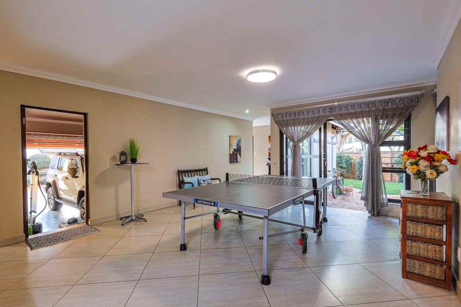 5 Bedroom Property for Sale in The Wilds Gauteng