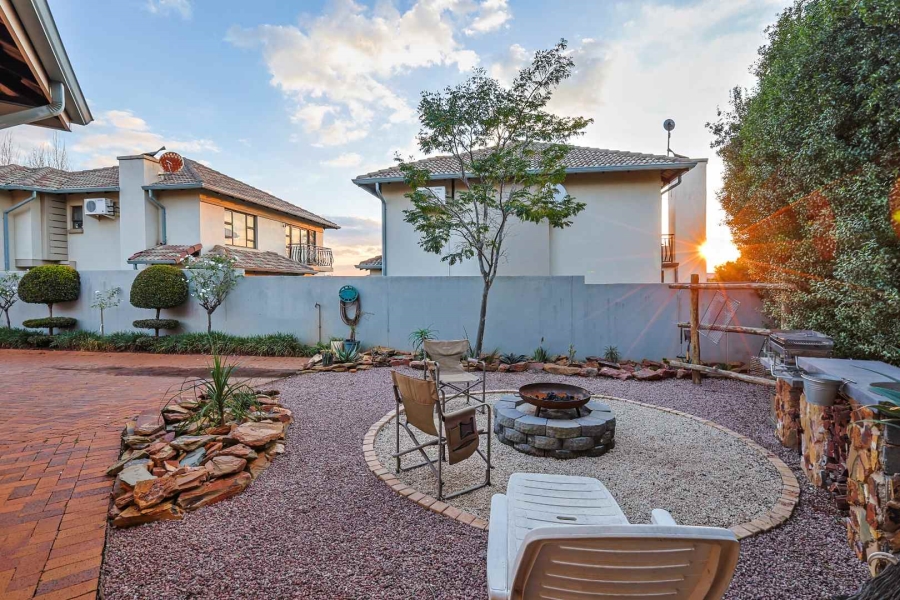 5 Bedroom Property for Sale in The Wilds Gauteng