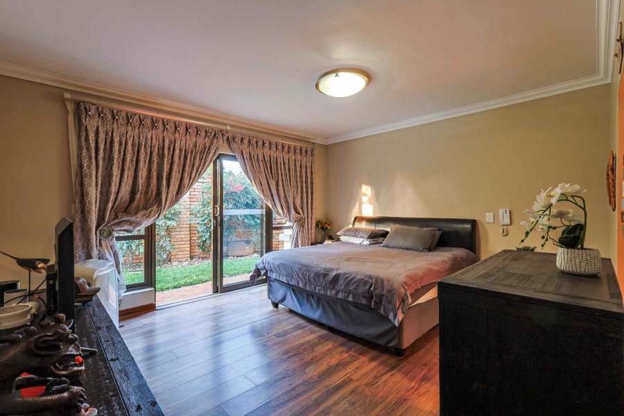 5 Bedroom Property for Sale in The Wilds Gauteng