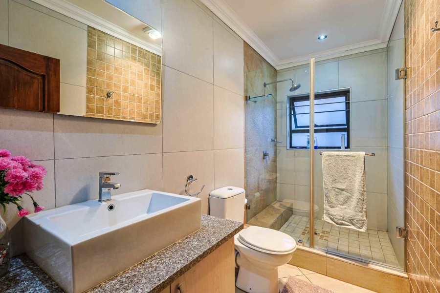 5 Bedroom Property for Sale in The Wilds Gauteng