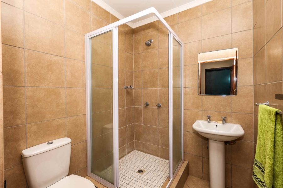 5 Bedroom Property for Sale in The Wilds Gauteng