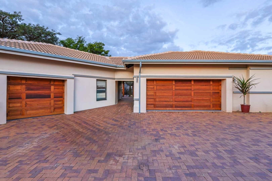 5 Bedroom Property for Sale in The Wilds Gauteng