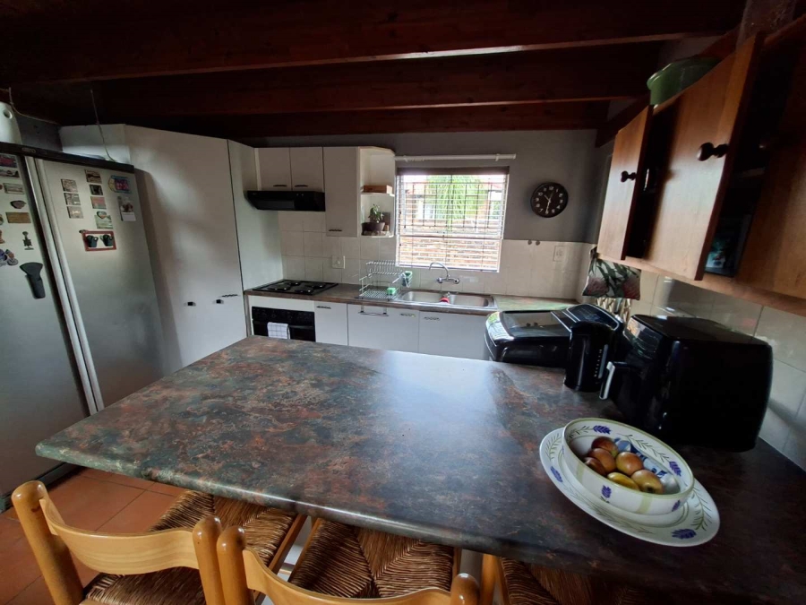 To Let 2 Bedroom Property for Rent in Weltevreden Park Gauteng