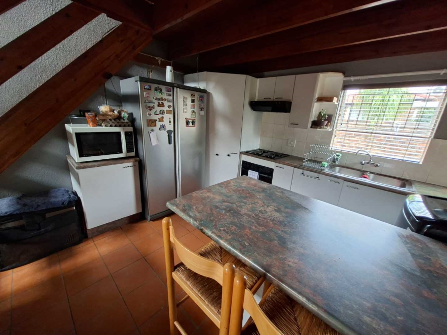 To Let 2 Bedroom Property for Rent in Weltevreden Park Gauteng