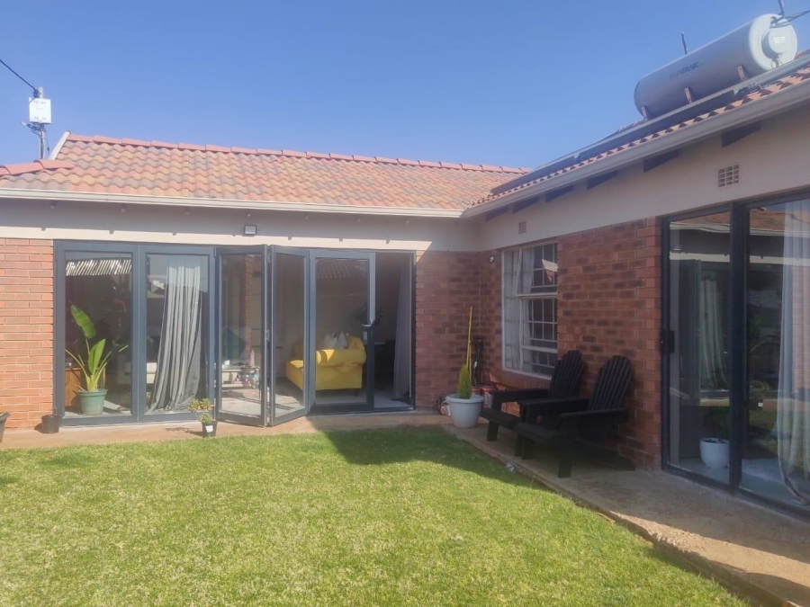 3 Bedroom Property for Sale in Midridge Park Gauteng