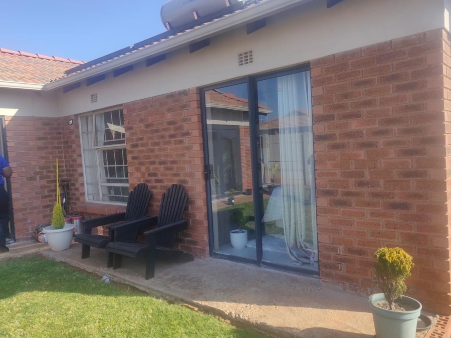 3 Bedroom Property for Sale in Midridge Park Gauteng