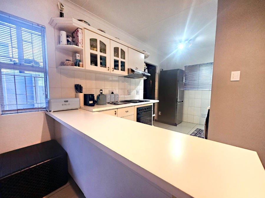 2 Bedroom Property for Sale in Radiokop Gauteng