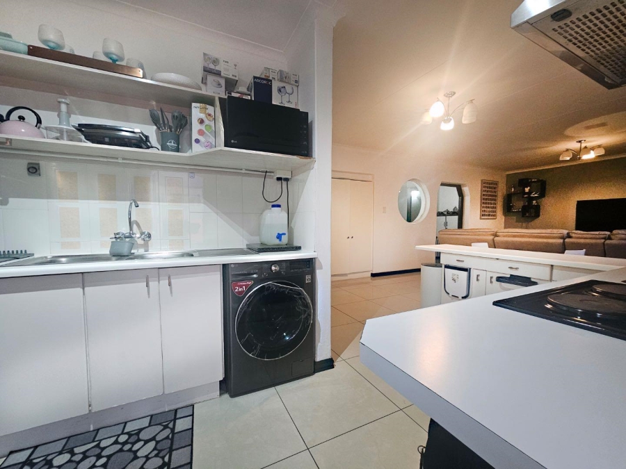 2 Bedroom Property for Sale in Radiokop Gauteng