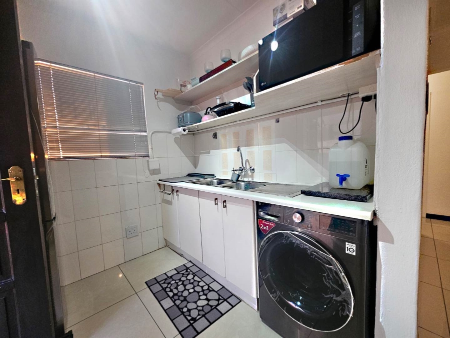 2 Bedroom Property for Sale in Radiokop Gauteng