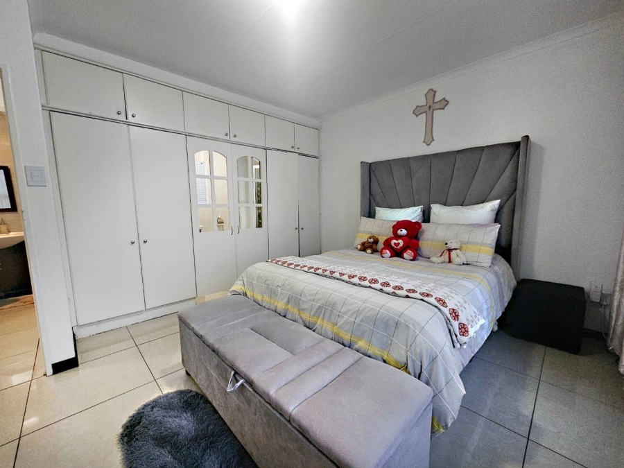 2 Bedroom Property for Sale in Radiokop Gauteng