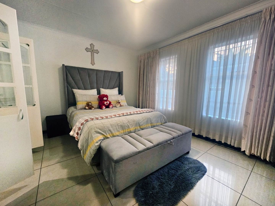 2 Bedroom Property for Sale in Radiokop Gauteng