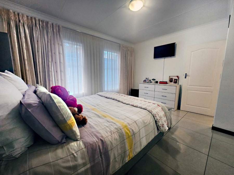 2 Bedroom Property for Sale in Radiokop Gauteng