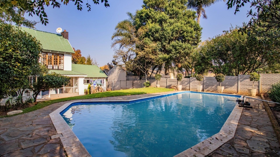 6 Bedroom Property for Sale in Florida Gauteng