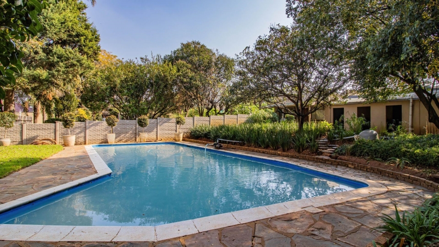 6 Bedroom Property for Sale in Florida Gauteng