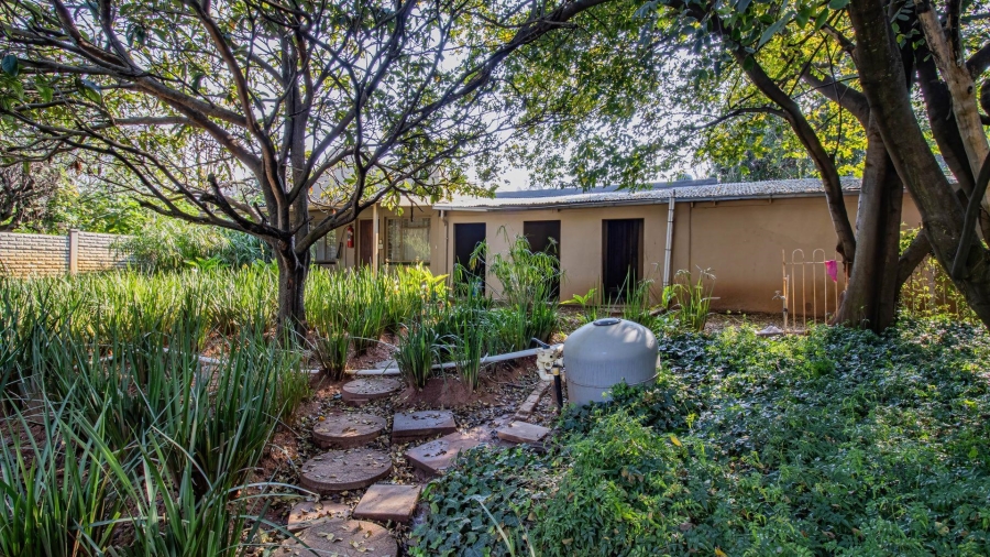 6 Bedroom Property for Sale in Florida Gauteng
