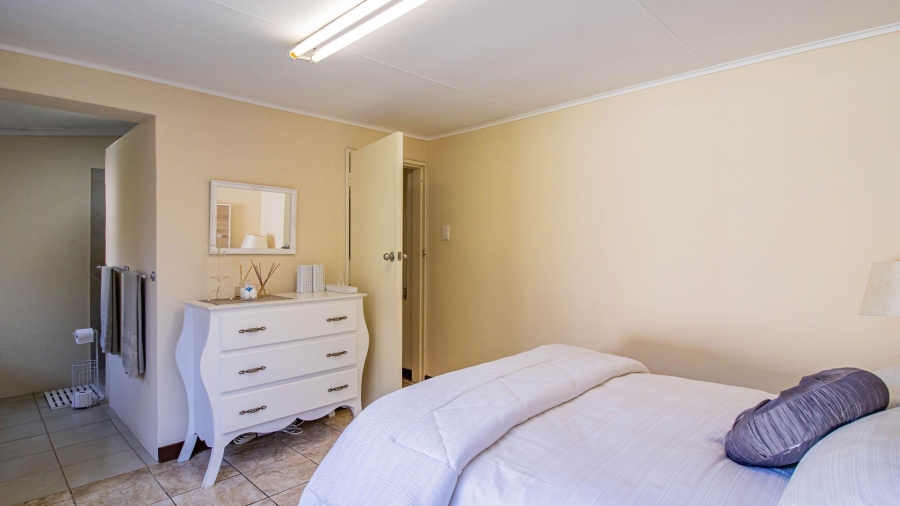 6 Bedroom Property for Sale in Florida Gauteng
