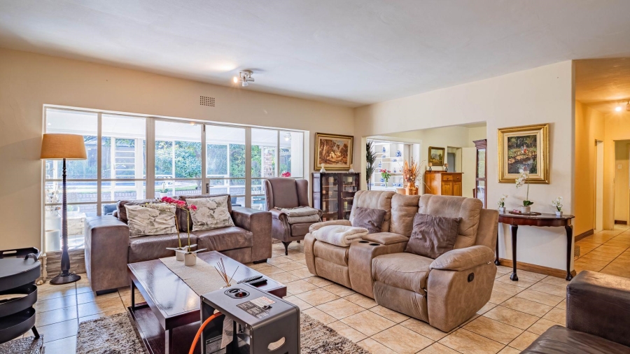 6 Bedroom Property for Sale in Florida Gauteng