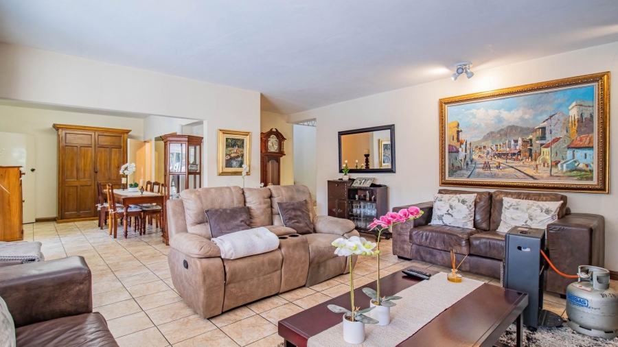 6 Bedroom Property for Sale in Florida Gauteng