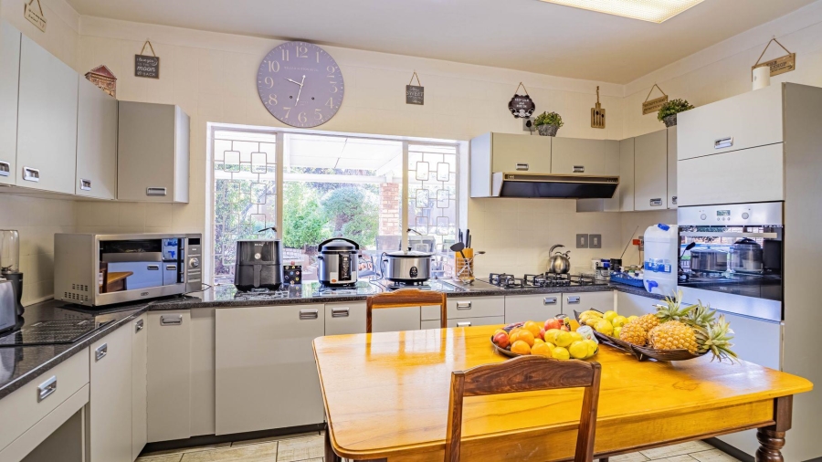 6 Bedroom Property for Sale in Florida Gauteng