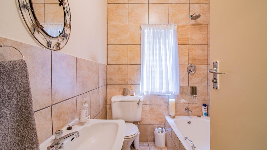 6 Bedroom Property for Sale in Florida Gauteng