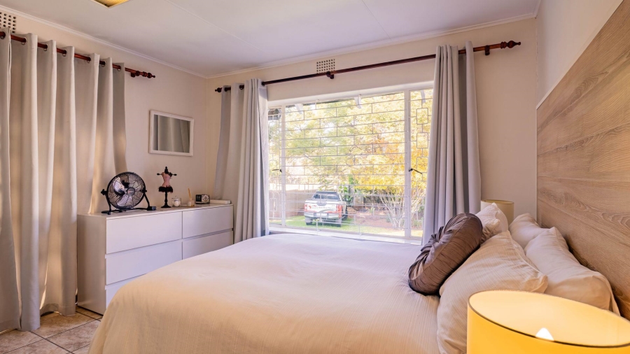 6 Bedroom Property for Sale in Florida Gauteng