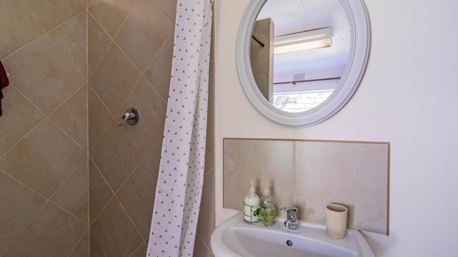 6 Bedroom Property for Sale in Florida Gauteng