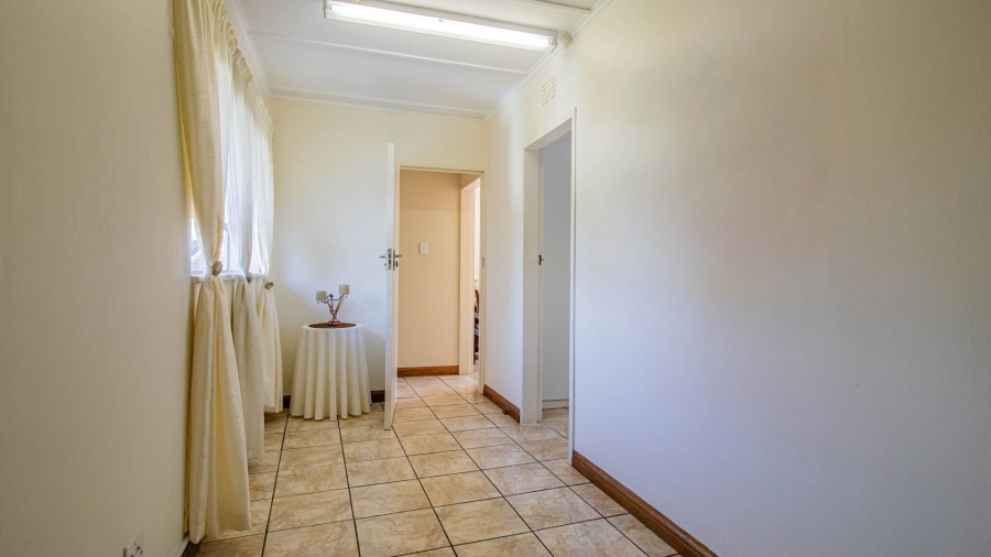 6 Bedroom Property for Sale in Florida Gauteng