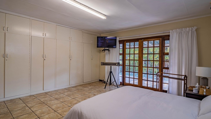 6 Bedroom Property for Sale in Florida Gauteng