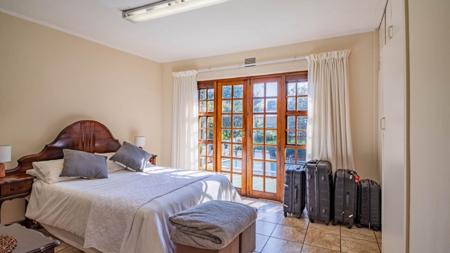 6 Bedroom Property for Sale in Florida Gauteng