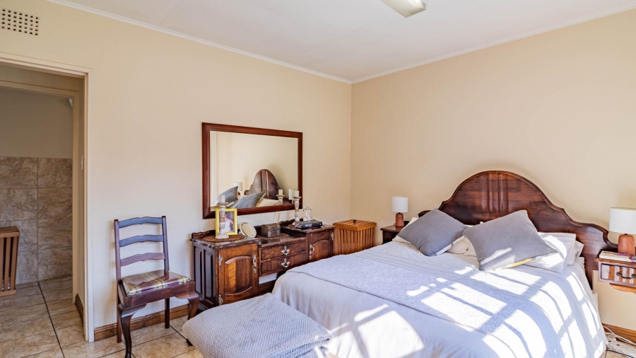 6 Bedroom Property for Sale in Florida Gauteng