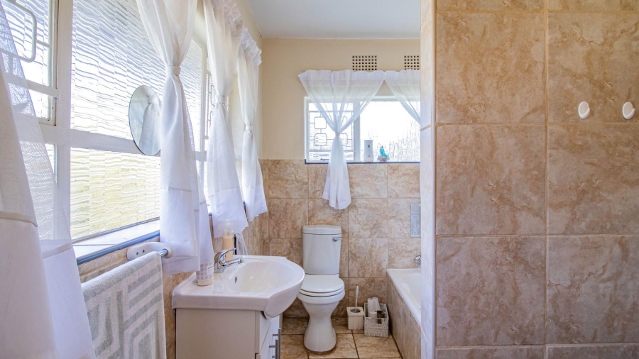 6 Bedroom Property for Sale in Florida Gauteng