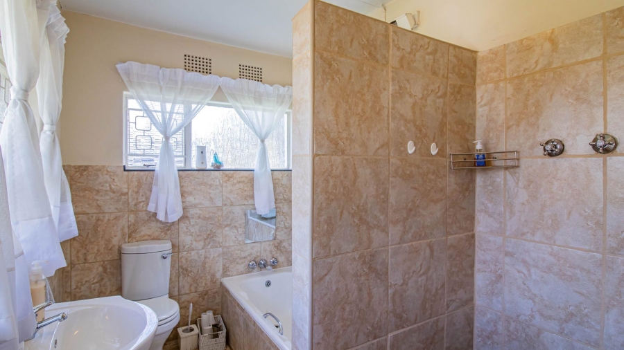 6 Bedroom Property for Sale in Florida Gauteng