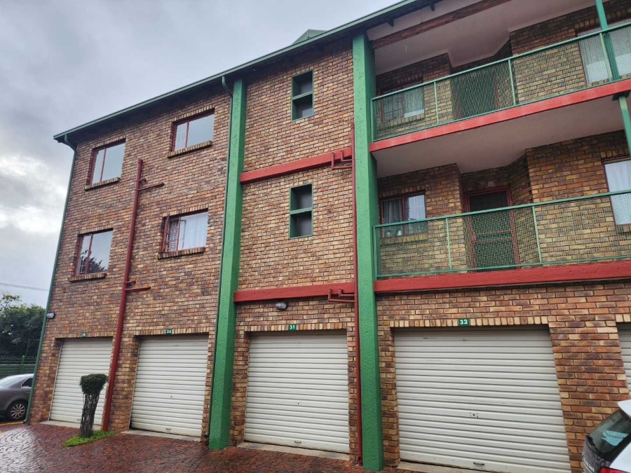 To Let 3 Bedroom Property for Rent in Moregloed Gauteng